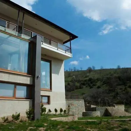 Otel Veltsi 3*